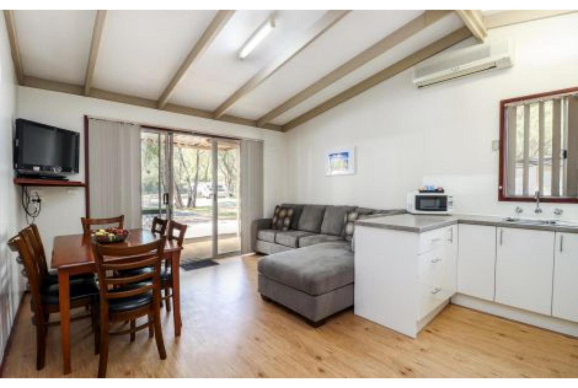 Discovery Parks - Busselton Room photo