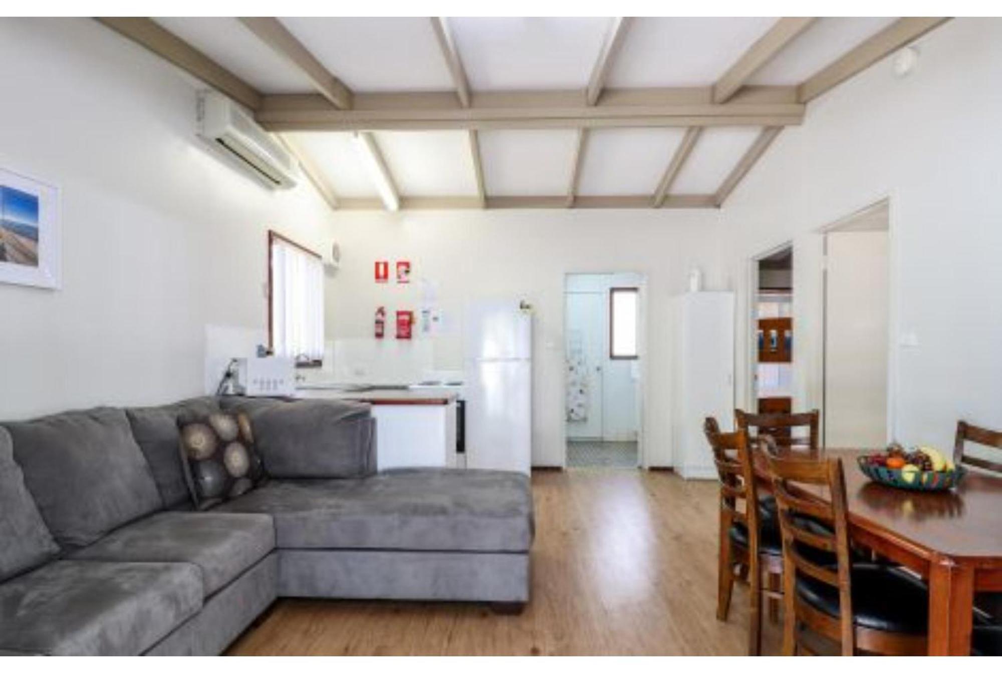 Discovery Parks - Busselton Room photo